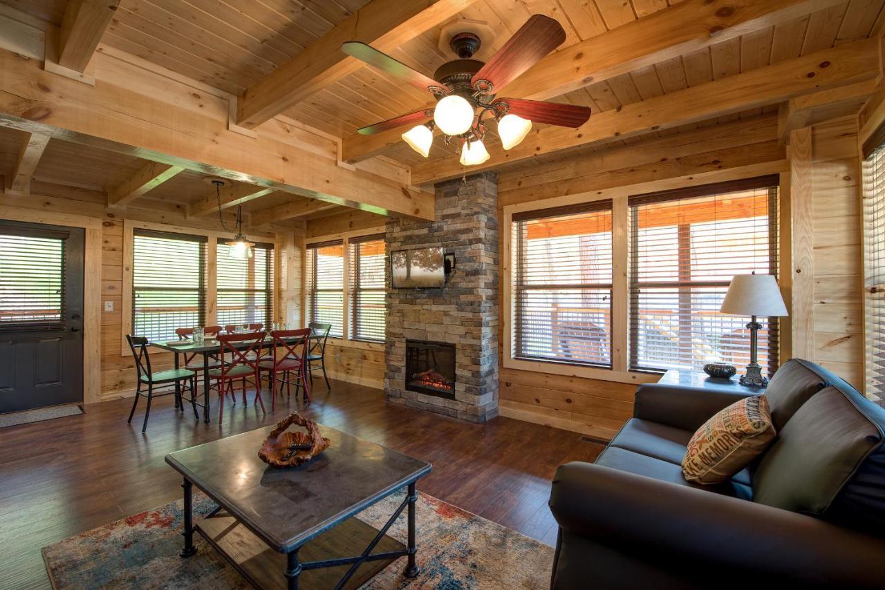 Woodland Escape Villa Pigeon Forge Exterior photo